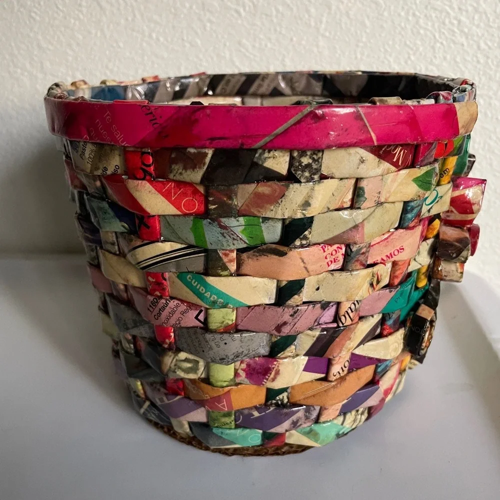 Vintage Woven Paper Planter Basket Handmade Multi-Colored‎ newsPaper Flowers